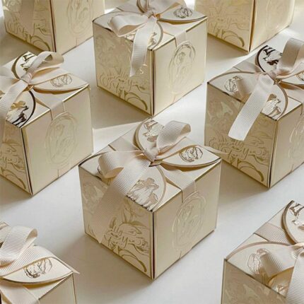 Luxury Cream and Gold Foil Candy Favor Box with Ribbon DSFAVXC03